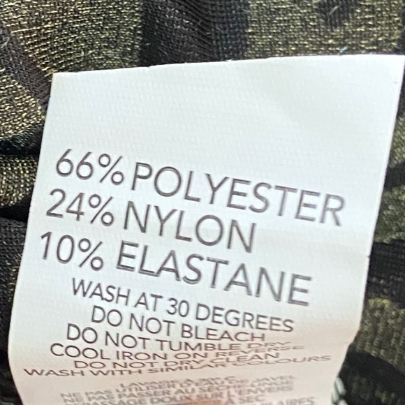 Boohoo Plunge Neckline Dress NWOT - Picture 6 of 7